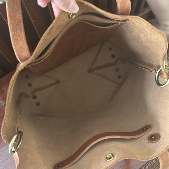 ♥️ KMM & Co Leather Tote in Distressed Ochre - Picture 14 of 15